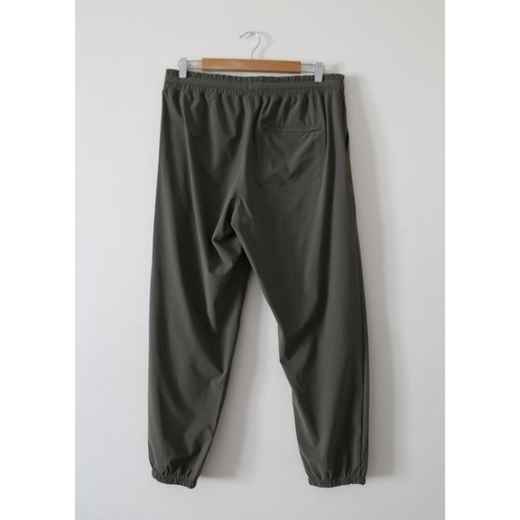Vuori Miles Performance Jogger Oregano Size Large - Picture 4 of 9